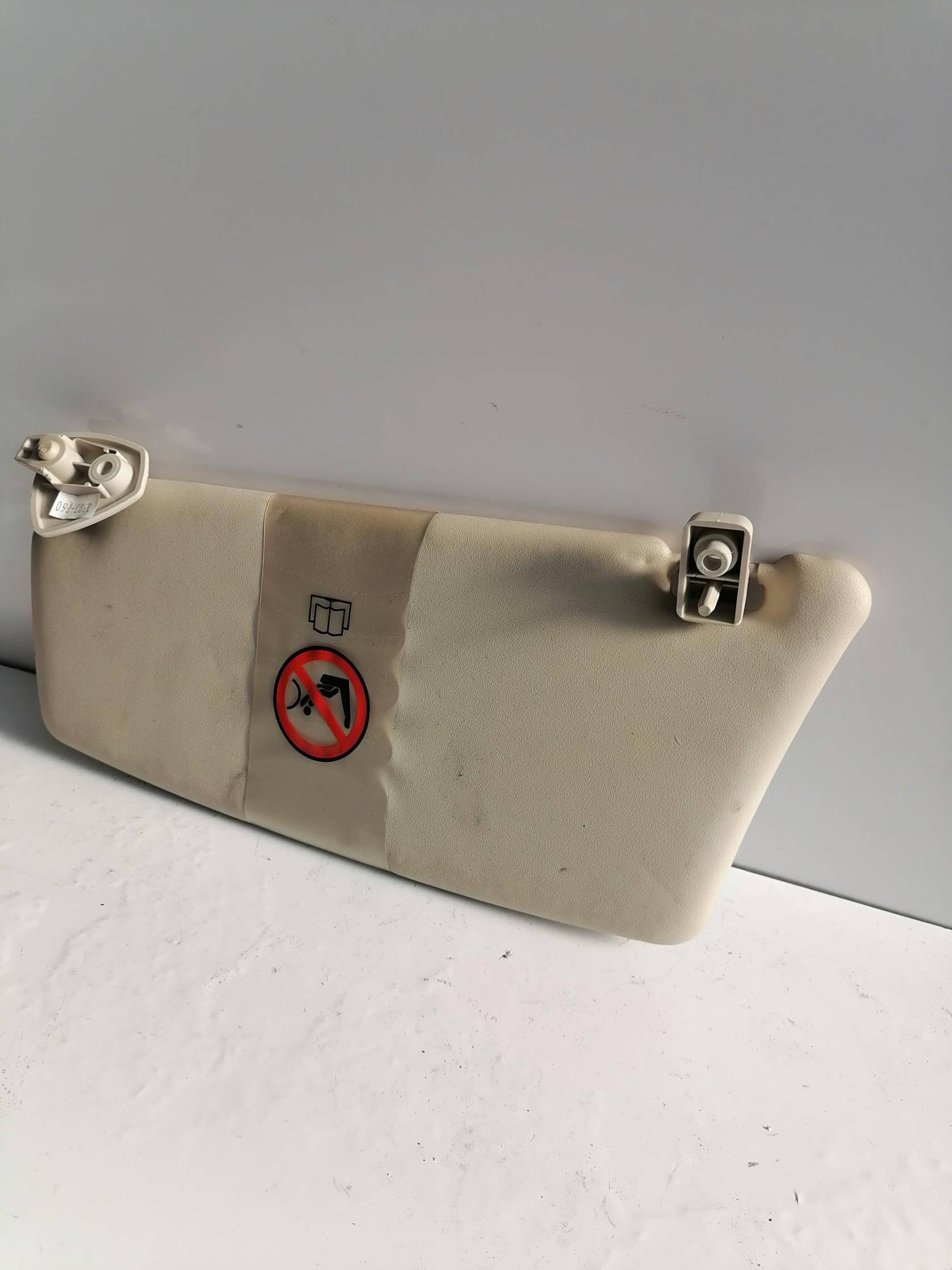 Aletta parasole parabrezza dx.